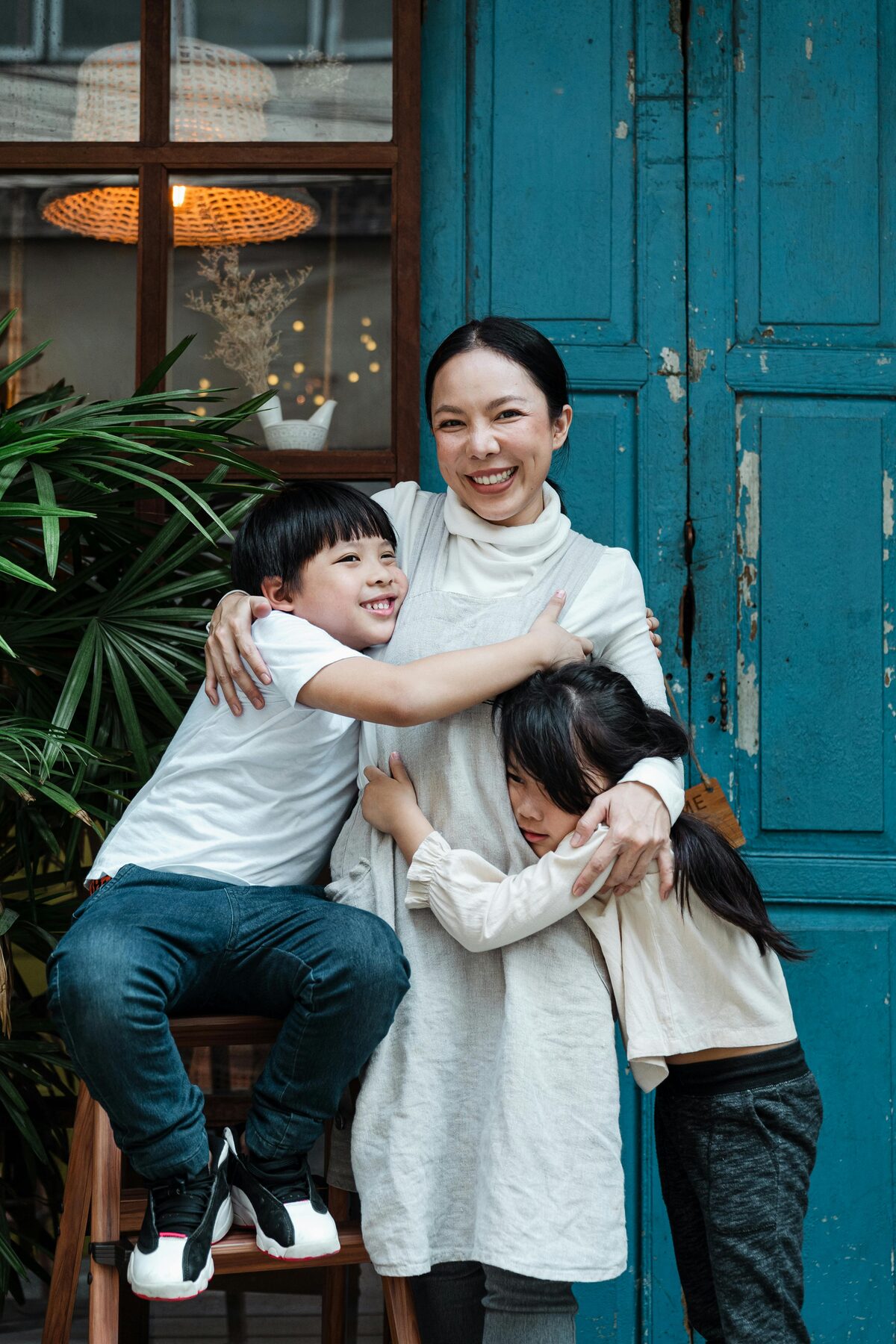 Family receiving compassionate immigration psychological evaluation support